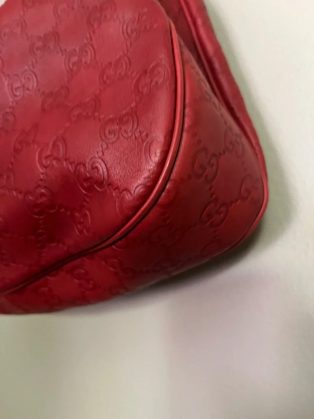 🌺Beautiful Authentic Gucci Guccissima Charmy  Hobo Red Leather Bag.